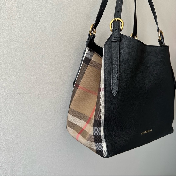 <SOLD> Burberry canter leather shoulder bag - Picture 3 of 12